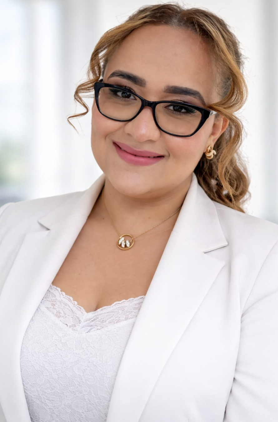 Lisbeth González, Accounting & Administrative Coordinator